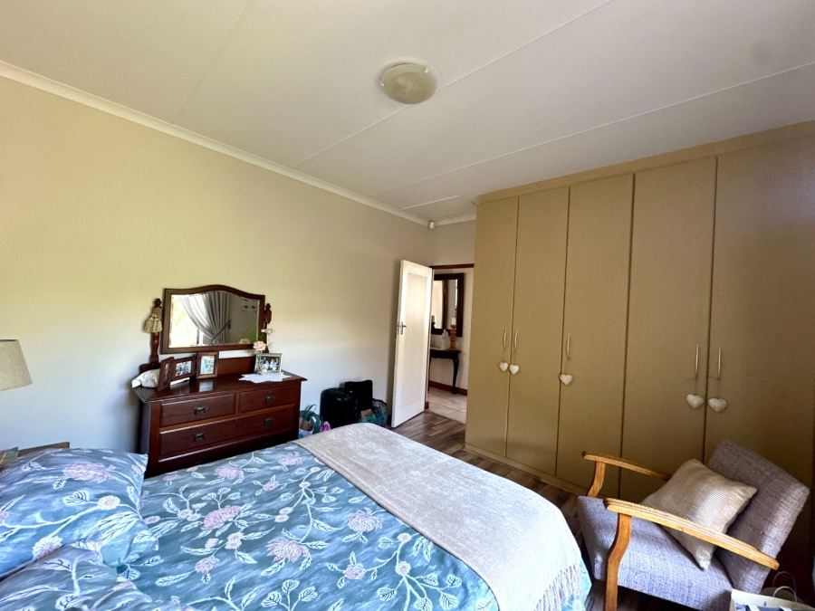 4 Bedroom Property for Sale in Fraaiuitsig Western Cape